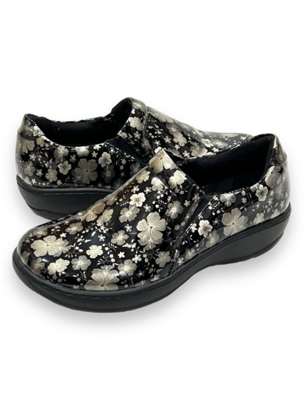 Spring Step Black Silver Floral Clogs 6.5